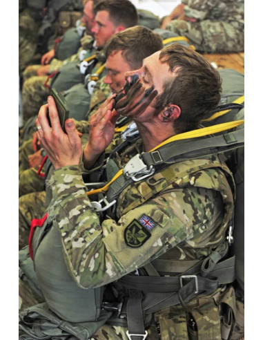 BOITE DE CAMOUFLAGE 3 COULEURS